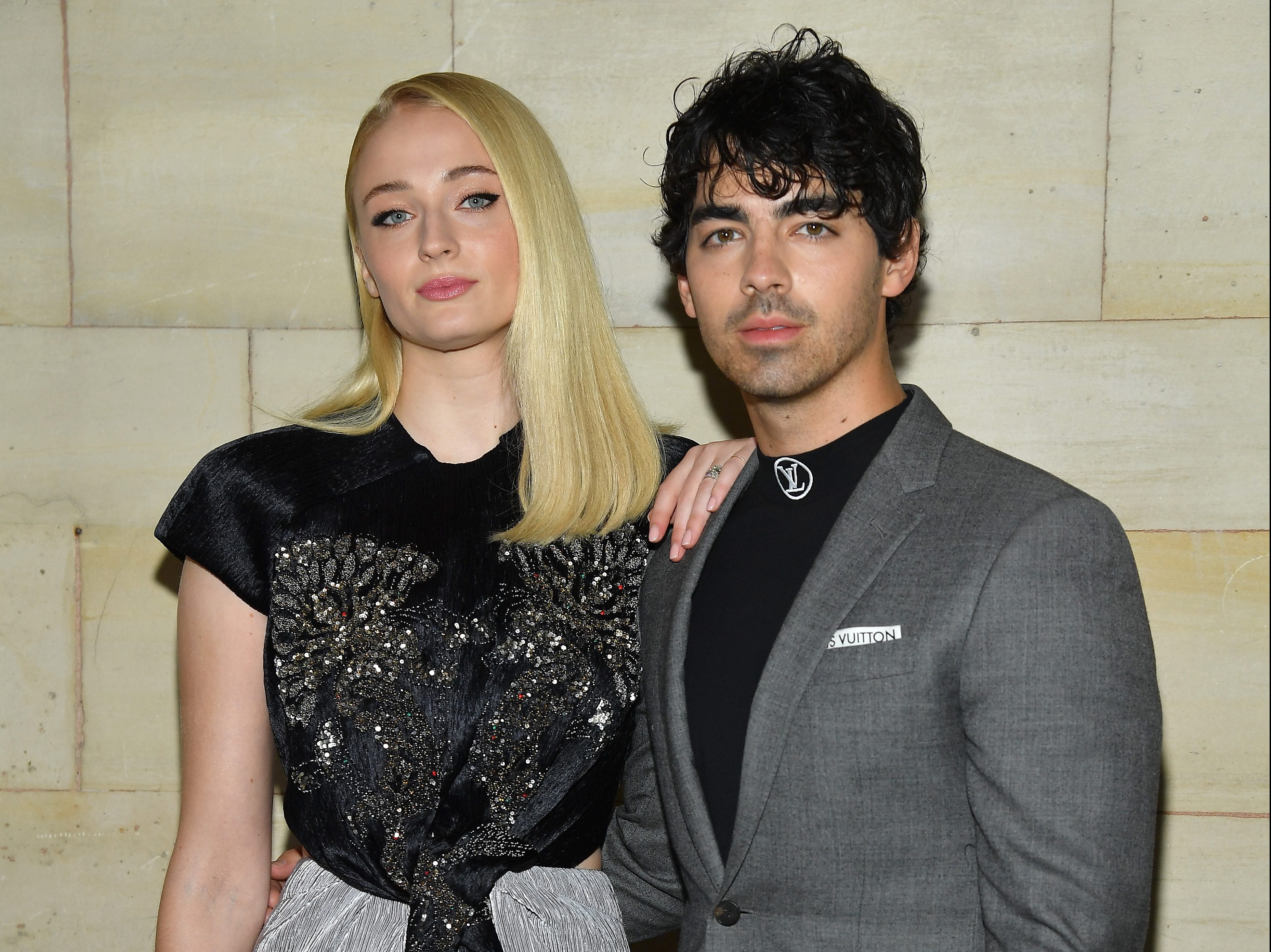 Софи джонас. Joe Jonas and Sophie Turner. Софи тёрнер и Джо Джонас фото. Джо Джонас 2018.