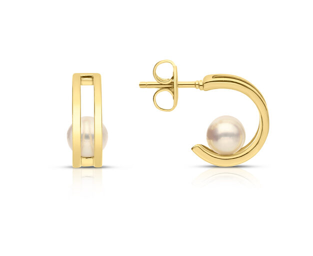 Cercei Mikimoto Basic aur 18 kt cu perle de cultura, pret 7700 lei; bb-shop.ro